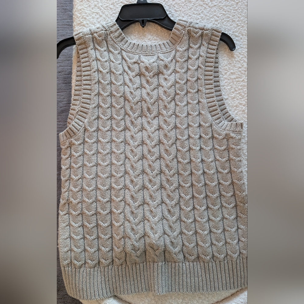 cupcakes & cashmere Beige Cable Knit V-Neck Sweater Vest - Picture 2 of 3